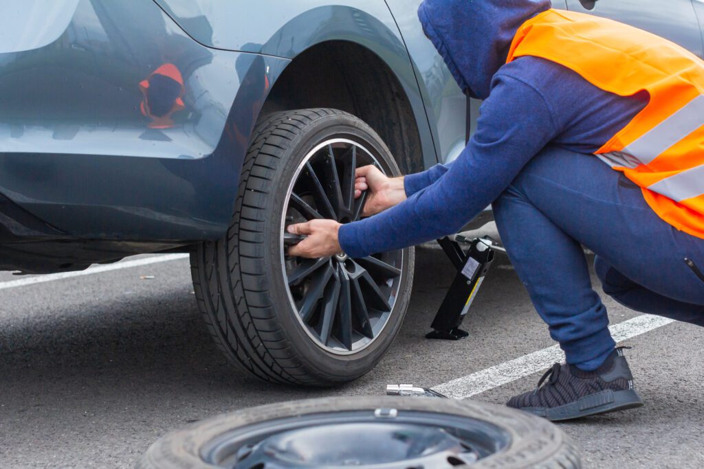 Best And No.1 Flat Tire Change Service - Atm Towing Services
